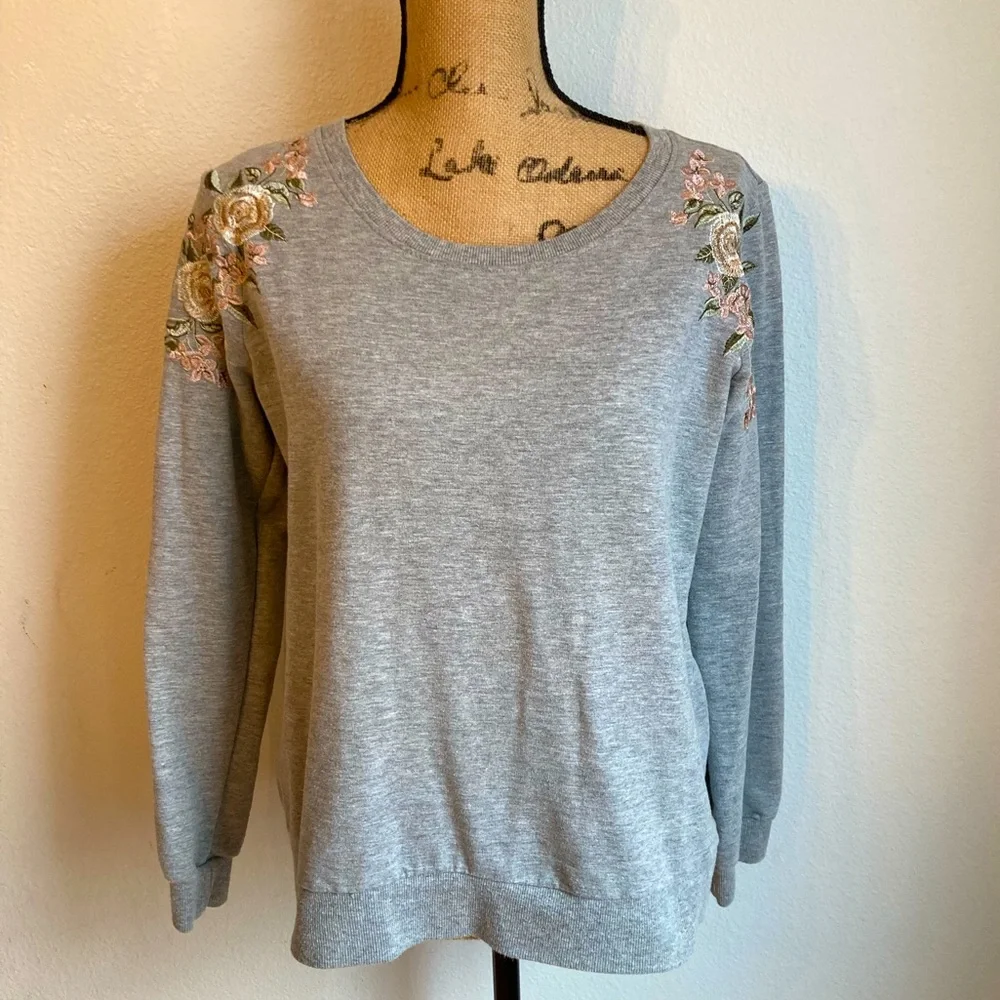 gray sweater with embroidered flowers - Picture 1 of 6